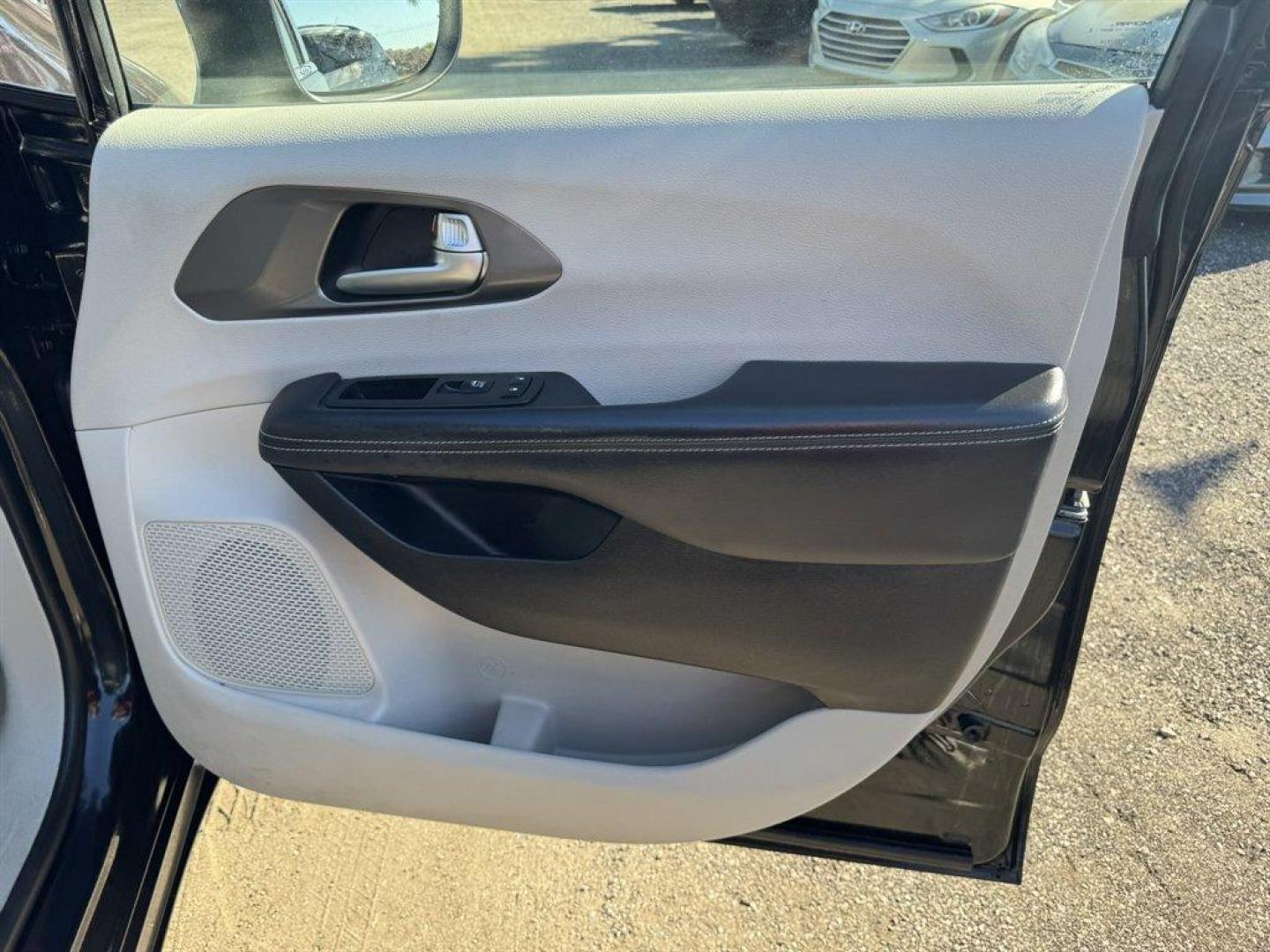 2023 Black /Black Chrysler Pacifica (2C4RC1L79PR) with an 3.6l V6 Smpi Dohc Phev 3. engine, Automatic transmission, located at 745 East Steele Rd., West Columbia, SC, 29170, (803) 755-9148, 33.927212, -81.148483 - Special Internet Price! 2023 Chrysler Pacifica - Photo#25