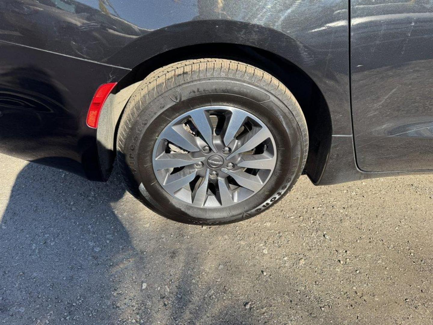 2023 Black /Black Chrysler Pacifica (2C4RC1L79PR) with an 3.6l V6 Smpi Dohc Phev 3. engine, Automatic transmission, located at 745 East Steele Rd., West Columbia, SC, 29170, (803) 755-9148, 33.927212, -81.148483 - Special Internet Price! 2023 Chrysler Pacifica - Photo#31