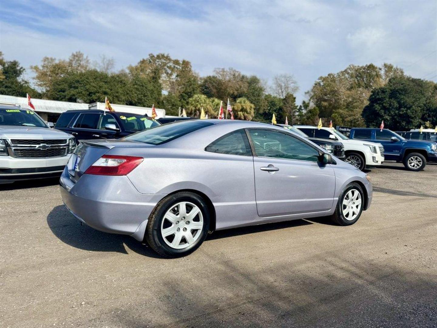 2006 Silver /Grey Honda Civic (2HGFG12636H) with an 1.8l I-4 MPI Sohc 1.8l engine, Automatic transmission, located at 745 East Steele Rd., West Columbia, SC, 29170, (803) 755-9148, 33.927212, -81.148483 - Special Internet Special - Photo#3