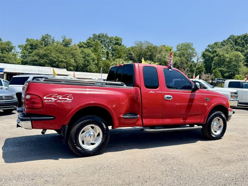 2001 Red /Grey Ford F150 (2FTRX08L21C) with an 5.4l V8 EFI Sohc 5.4l engine, Automatic transmission, located at 745 East Steele Rd., West Columbia, SC, 29170, (803) 755-9148, 33.927212, -81.148483- Photo#3