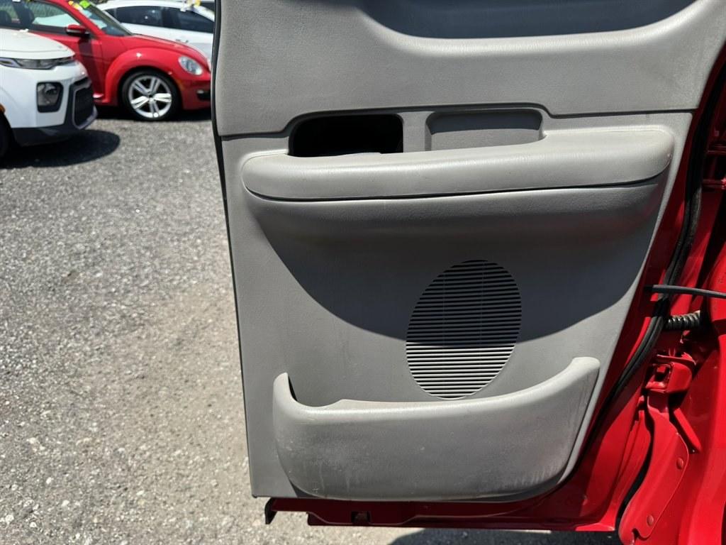 2001 Red /Grey Ford F150 (2FTRX08L21C) with an 5.4l V8 EFI Sohc 5.4l engine, Automatic transmission, located at 745 East Steele Rd., West Columbia, SC, 29170, (803) 755-9148, 33.927212, -81.148483- Photo#21