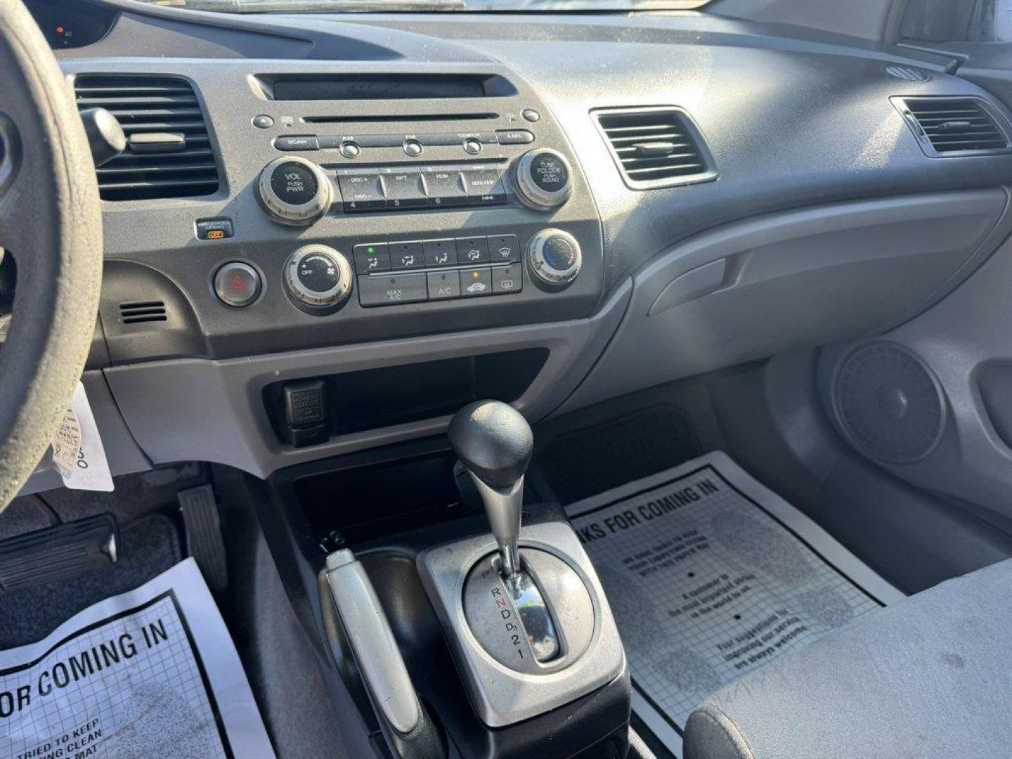 2007 Grey /Grey Honda Civic (2HGFG126X7H) with an 1.8l I-4 MPI Sohc 1.8l engine, Automatic transmission, located at 745 East Steele Rd., West Columbia, SC, 29170, (803) 755-9148, 33.927212, -81.148483 - Special Internet Price! 2007 Honda Civic - Photo#10