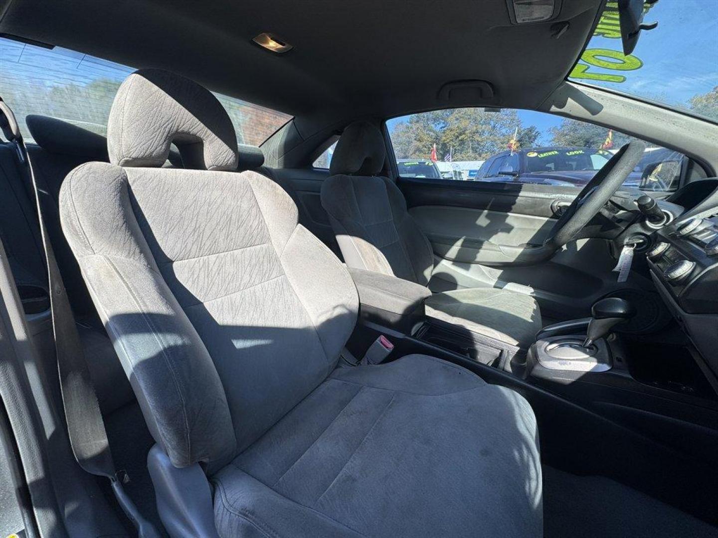 2007 Grey /Grey Honda Civic (2HGFG126X7H) with an 1.8l I-4 MPI Sohc 1.8l engine, Automatic transmission, located at 745 East Steele Rd., West Columbia, SC, 29170, (803) 755-9148, 33.927212, -81.148483 - Special Internet Price! 2007 Honda Civic - Photo#16