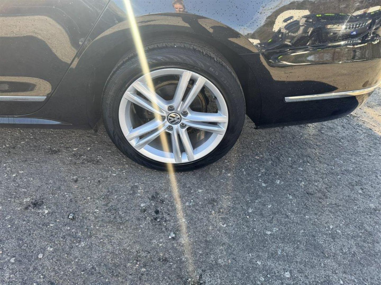 2014 Black /Black Volkswagen Passat (1VWCT7A37EC) with an 1.8l I-4 DI Dohc T/C 1.8l engine, Automatic transmission, located at 745 East Steele Rd., West Columbia, SC, 29170, (803) 755-9148, 33.927212, -81.148483 - Photo#31