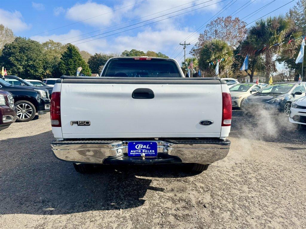 2000 White /Grey Ford F150 (1FTZF1726YN) with an 4.2l V6 SPI 4.2l engine, Manual transmission, located at 745 East Steele Rd., West Columbia, SC, 29170, (803) 755-9148, 33.927212, -81.148483 - Photo#4