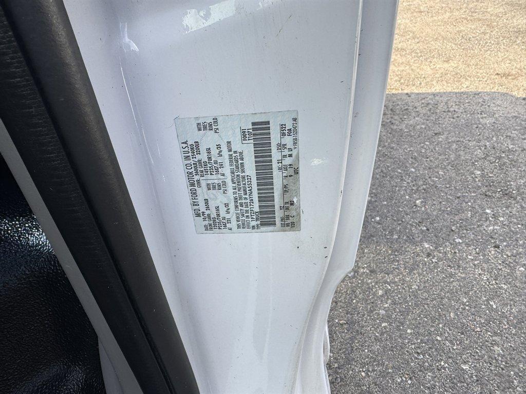 2000 White /Grey Ford F150 (1FTZF1726YN) with an 4.2l V6 SPI 4.2l engine, Manual transmission, located at 745 East Steele Rd., West Columbia, SC, 29170, (803) 755-9148, 33.927212, -81.148483 - Photo#20