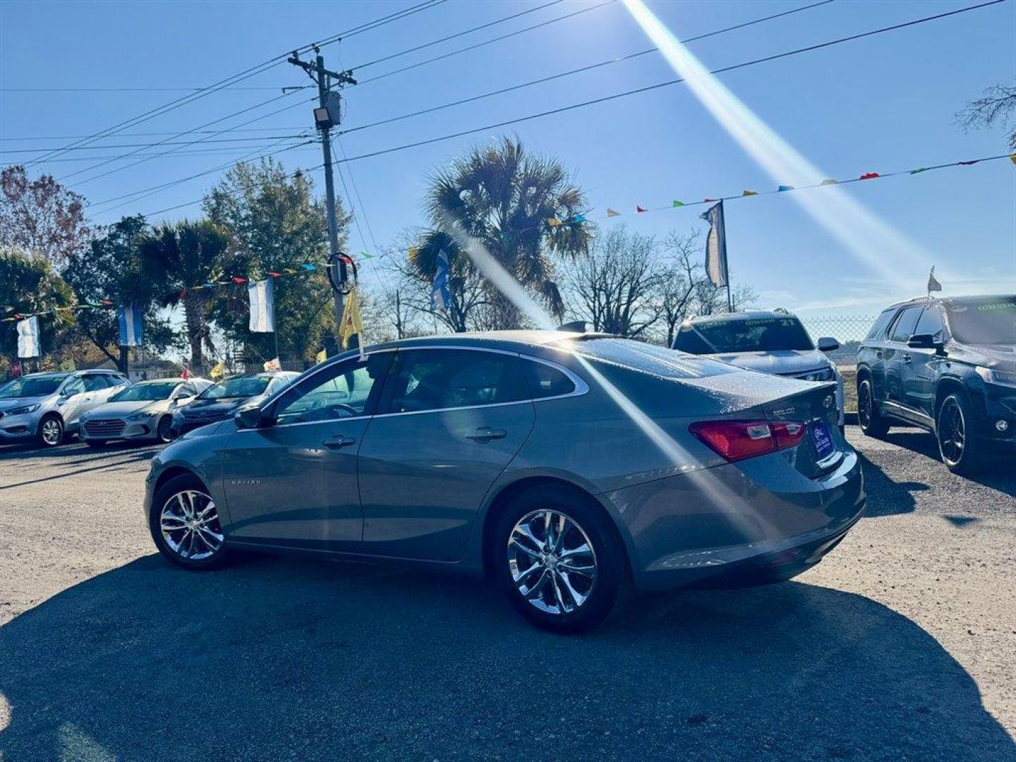 2018 Bronze /Black Chevrolet Malibu (1G1ZD5ST8JF) with an 1.5l I-4 DI Dohc T/C 1.5l engine, Automatic transmission, located at 745 East Steele Rd., West Columbia, SC, 29170, (803) 755-9148, 33.927212, -81.148483 - Photo#5
