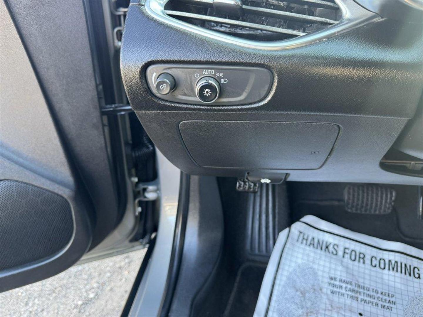 2018 Bronze /Black Chevrolet Malibu (1G1ZD5ST8JF) with an 1.5l I-4 DI Dohc T/C 1.5l engine, Automatic transmission, located at 745 East Steele Rd., West Columbia, SC, 29170, (803) 755-9148, 33.927212, -81.148483 - Photo#14