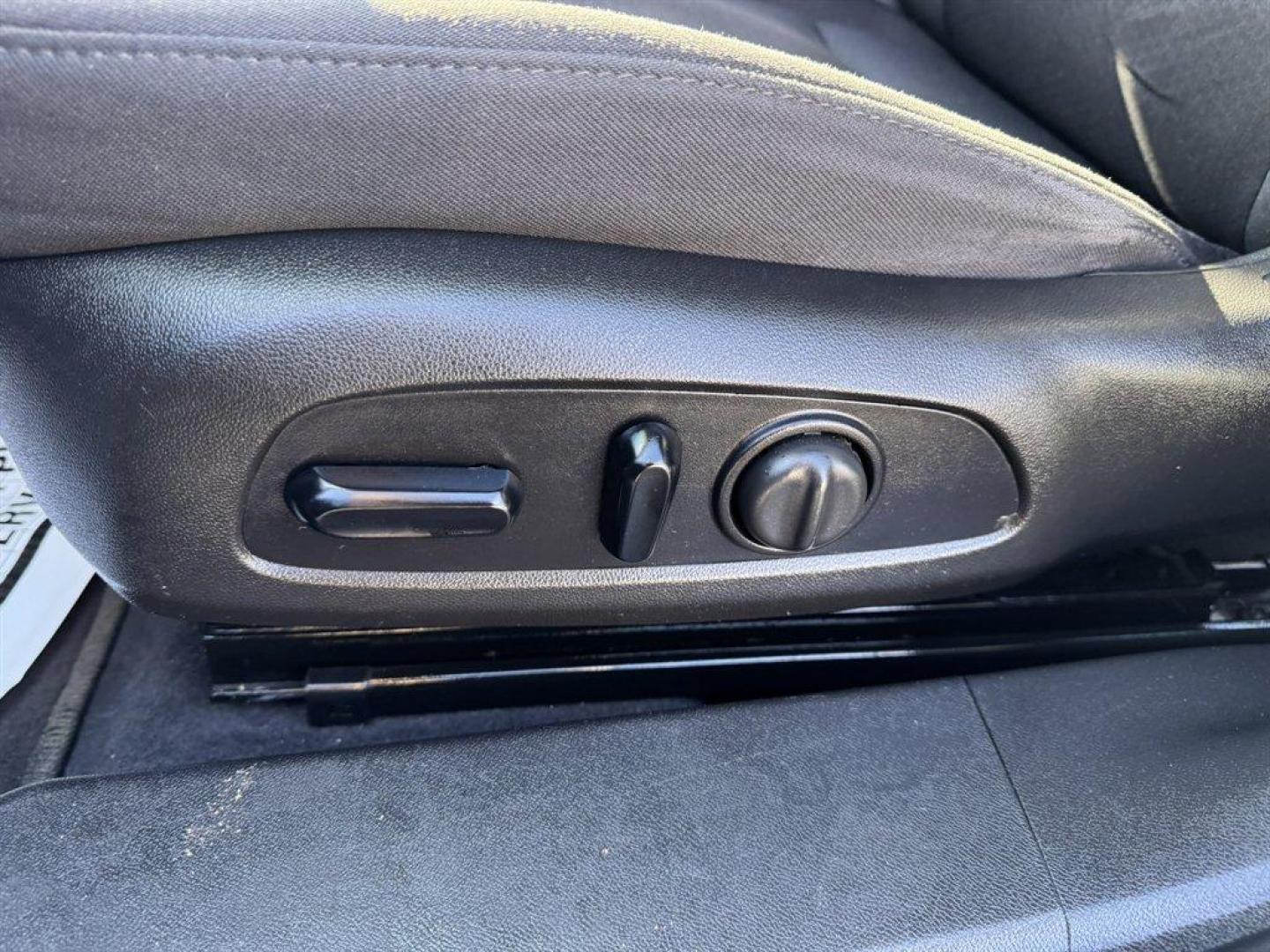 2018 Bronze /Black Chevrolet Malibu (1G1ZD5ST8JF) with an 1.5l I-4 DI Dohc T/C 1.5l engine, Automatic transmission, located at 745 East Steele Rd., West Columbia, SC, 29170, (803) 755-9148, 33.927212, -81.148483 - Photo#18