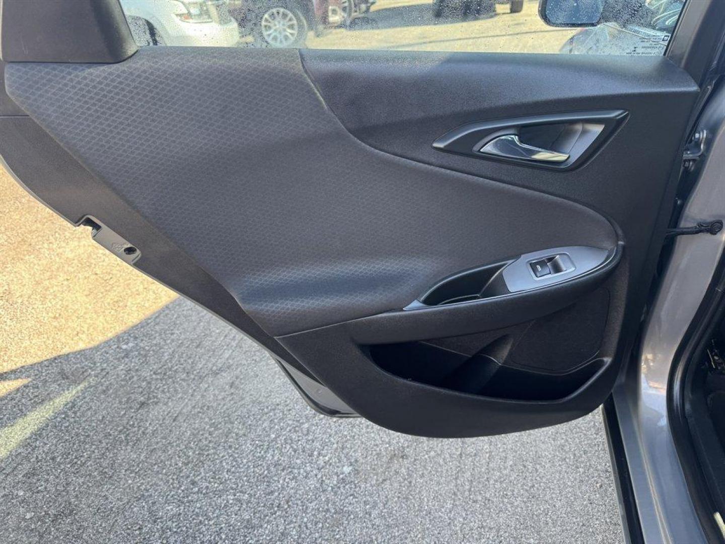 2018 Bronze /Black Chevrolet Malibu (1G1ZD5ST8JF) with an 1.5l I-4 DI Dohc T/C 1.5l engine, Automatic transmission, located at 745 East Steele Rd., West Columbia, SC, 29170, (803) 755-9148, 33.927212, -81.148483 - Photo#19