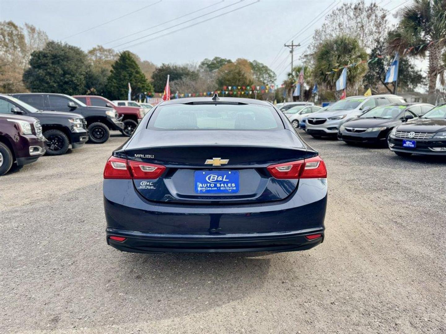 2017 Blue /Black Chevrolet Malibu (1G1ZB5ST3HF) with an 1.5l I-4 DI Dohc T/C 1.5l engine, Automatic transmission, located at 745 East Steele Rd., West Columbia, SC, 29170, (803) 755-9148, 33.927212, -81.148483 - Photo#4