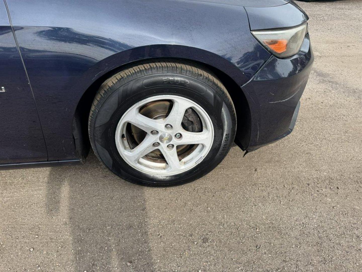 2017 Blue /Black Chevrolet Malibu (1G1ZB5ST3HF) with an 1.5l I-4 DI Dohc T/C 1.5l engine, Automatic transmission, located at 745 East Steele Rd., West Columbia, SC, 29170, (803) 755-9148, 33.927212, -81.148483 - Photo#23