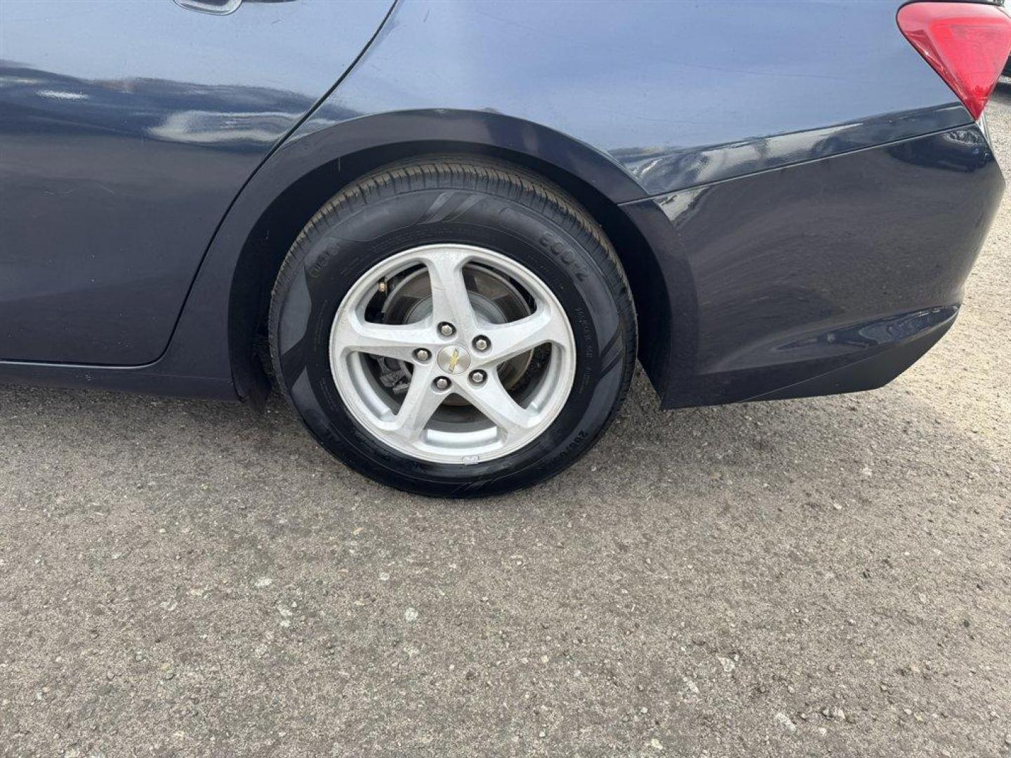 2017 Blue /Black Chevrolet Malibu (1G1ZB5ST3HF) with an 1.5l I-4 DI Dohc T/C 1.5l engine, Automatic transmission, located at 745 East Steele Rd., West Columbia, SC, 29170, (803) 755-9148, 33.927212, -81.148483 - Photo#25