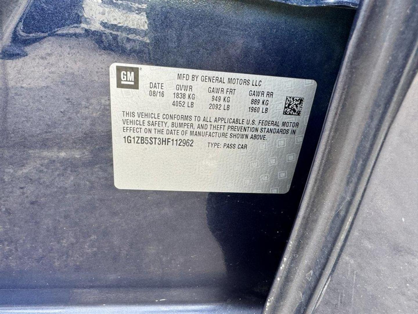 2017 Blue /Black Chevrolet Malibu (1G1ZB5ST3HF) with an 1.5l I-4 DI Dohc T/C 1.5l engine, Automatic transmission, located at 745 East Steele Rd., West Columbia, SC, 29170, (803) 755-9148, 33.927212, -81.148483 - Photo#27