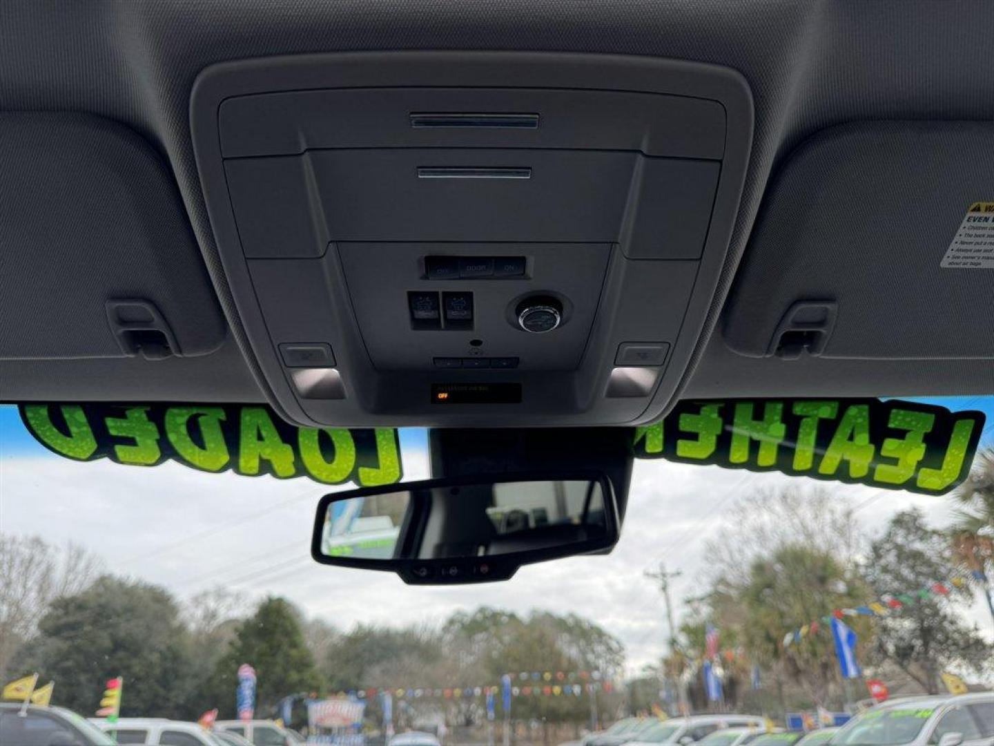 2018 Black /Black Chevrolet Suburban (1GNSKHKCXJR) with an 5.3l V8 DI VVT Flex 5.3l engine, Automatic transmission, located at 745 East Steele Rd., West Columbia, SC, 29170, (803) 755-9148, 33.927212, -81.148483 - Photo#16