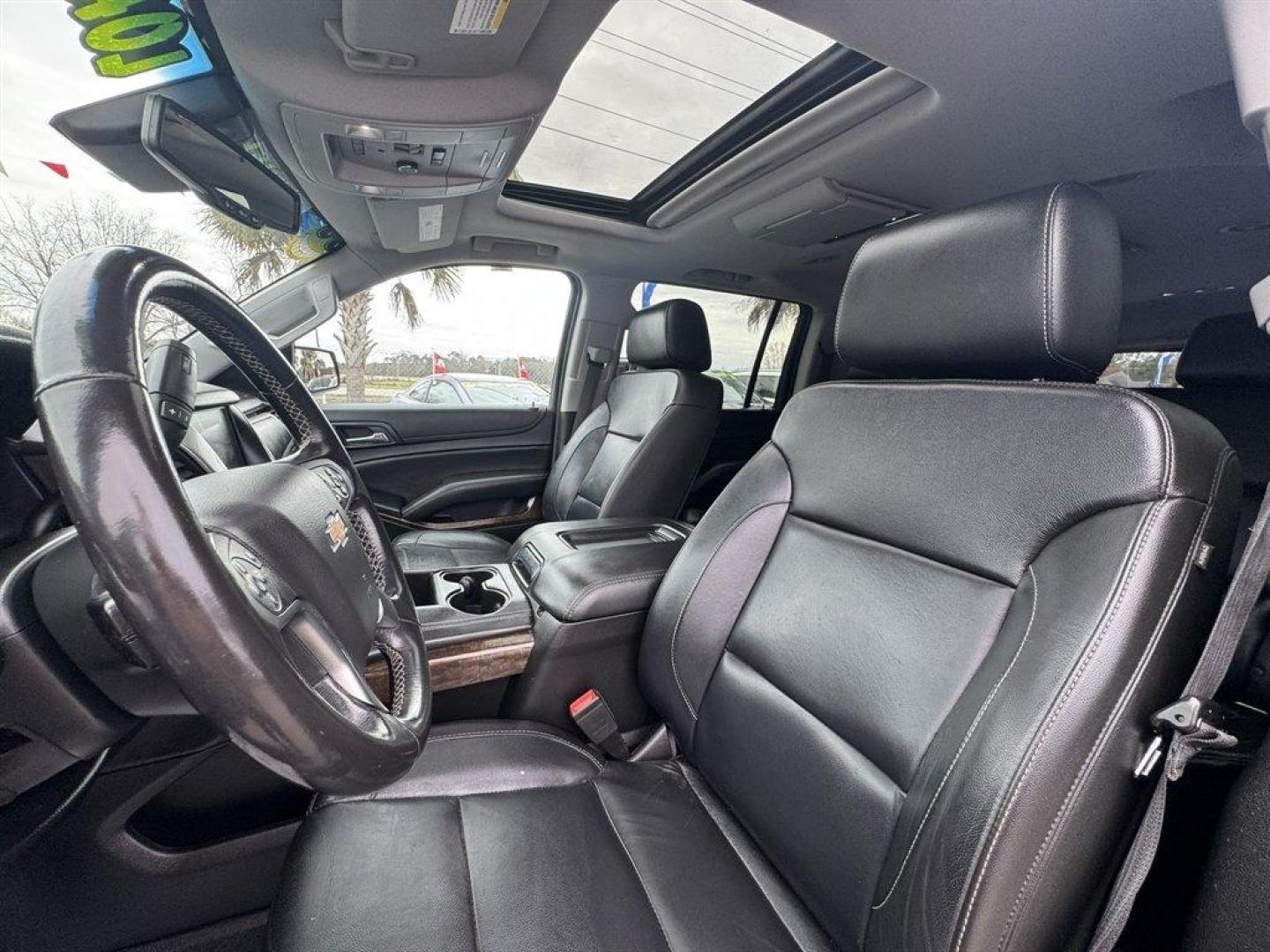 2018 Black /Black Chevrolet Suburban (1GNSKHKCXJR) with an 5.3l V8 DI VVT Flex 5.3l engine, Automatic transmission, located at 745 East Steele Rd., West Columbia, SC, 29170, (803) 755-9148, 33.927212, -81.148483 - Photo#21