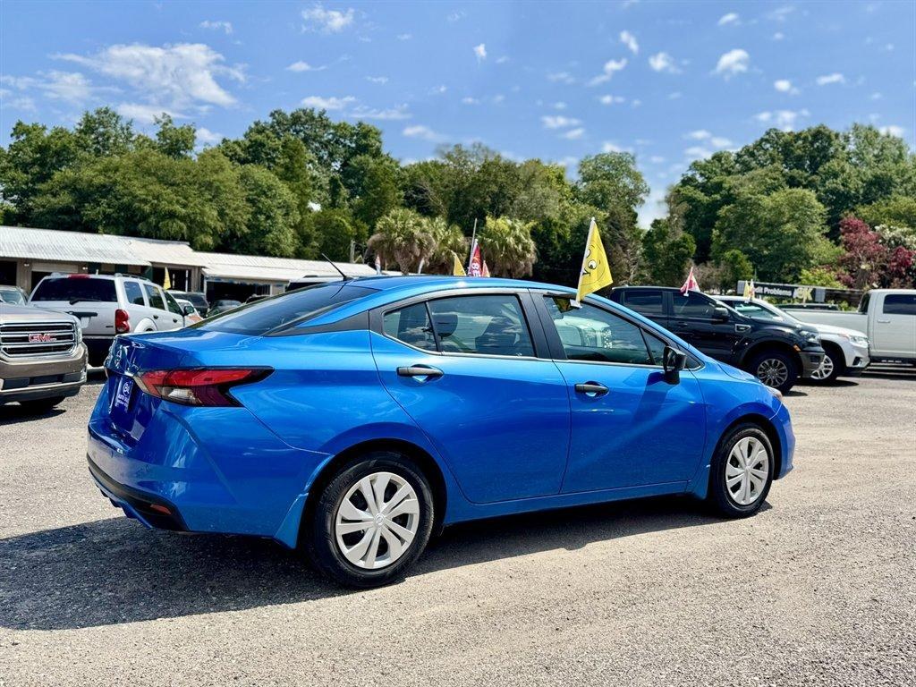 2021 Blue /Black Nissan Versa (3N1CN8DV8ML) with an 1.6l I-4 Smpi Dohc Cvtcs engine, Automatic transmission, located at 745 East Steele Rd., West Columbia, SC, 29170, (803) 755-9148, 33.927212, -81.148483- Photo#3