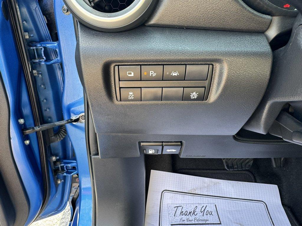 2021 Blue /Black Nissan Versa (3N1CN8DV8ML) with an 1.6l I-4 Smpi Dohc Cvtcs engine, Automatic transmission, located at 745 East Steele Rd., West Columbia, SC, 29170, (803) 755-9148, 33.927212, -81.148483- Photo#16