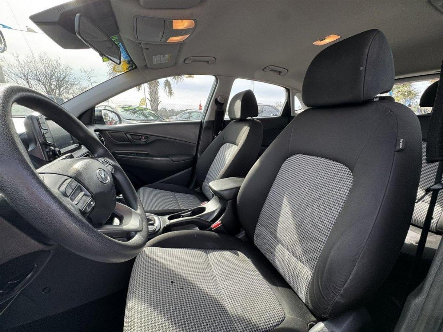 2021 Silver /Black Hyundai Kona (KM8K12AA8MU) with an 2.0l I-4 MPI Dohc 2.0l engine, Automatic transmission, located at 745 East Steele Rd., West Columbia, SC, 29170, (803) 755-9148, 33.927212, -81.148483 - Photo#17