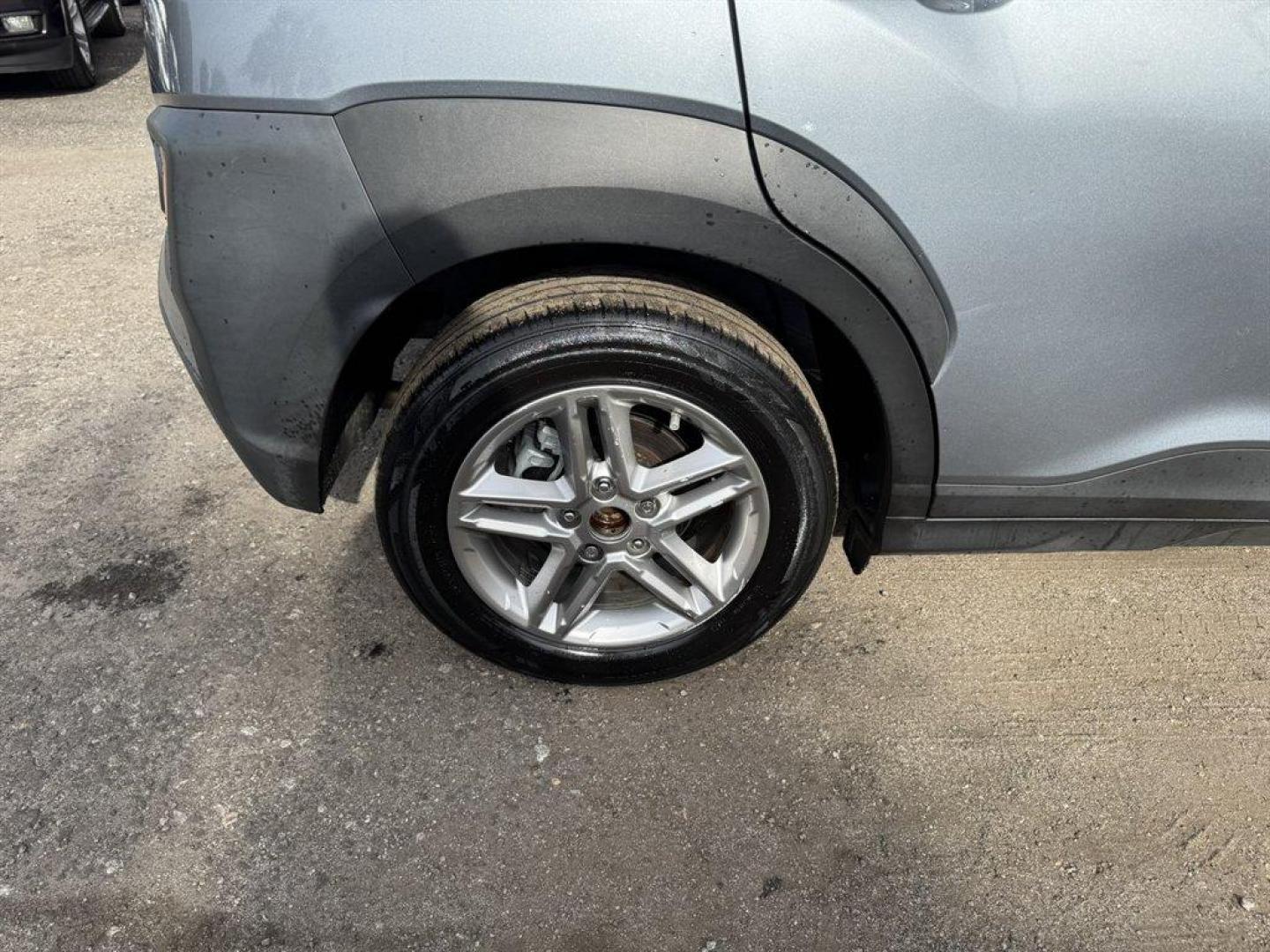 2021 Silver /Black Hyundai Kona (KM8K12AA8MU) with an 2.0l I-4 MPI Dohc 2.0l engine, Automatic transmission, located at 745 East Steele Rd., West Columbia, SC, 29170, (803) 755-9148, 33.927212, -81.148483 - Photo#26