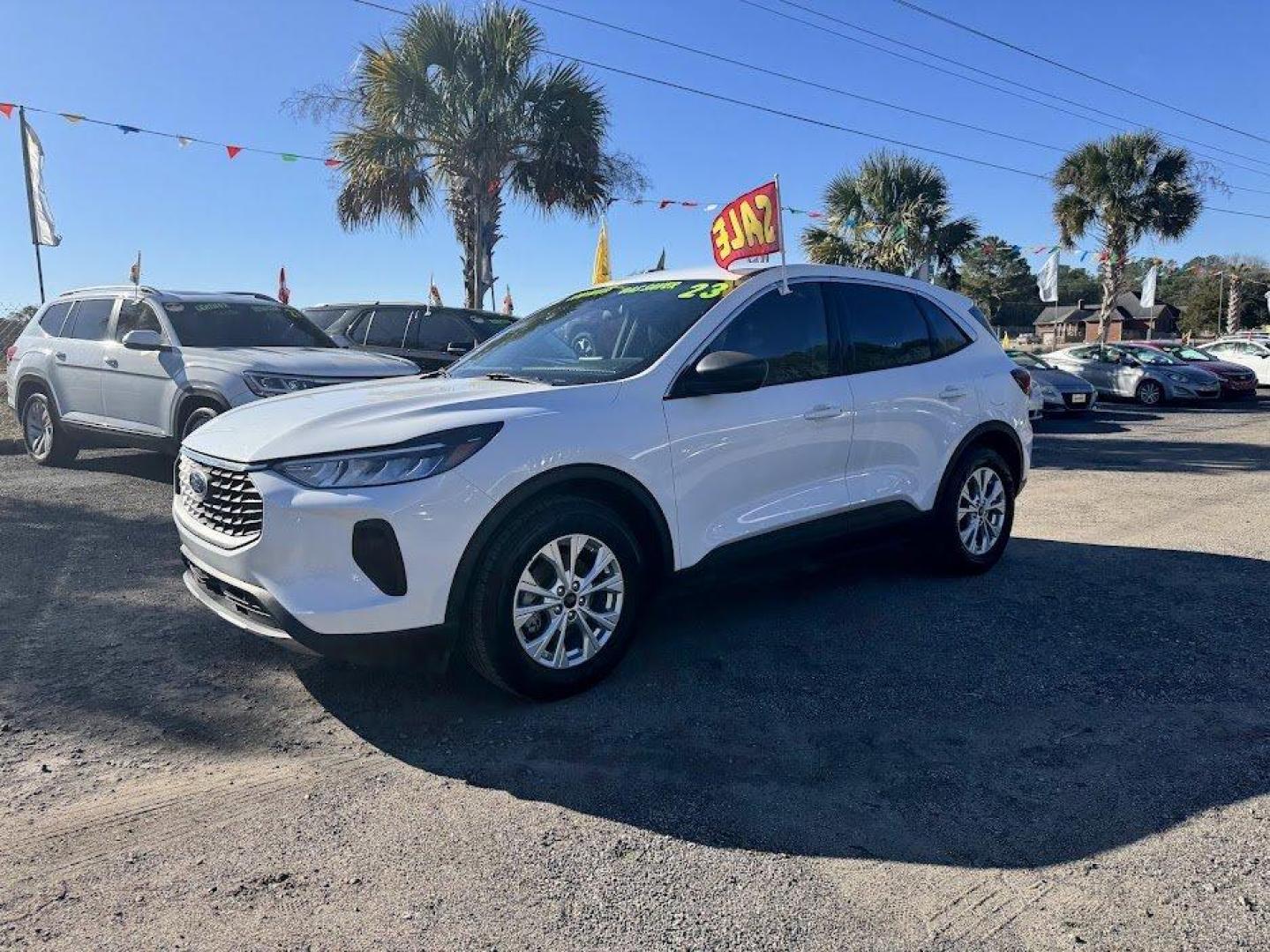 2023 White Ford Escape (1FMCU0GZ7PU) with an 2.5l I-4 Smpi Dohc Hybrd engine, located at 745 East Steele Rd., West Columbia, SC, 29170, (803) 755-9148, 33.927212, -81.148483 - Internet Special - 2023 Ford Escape Active Hybrid - Photo#0
