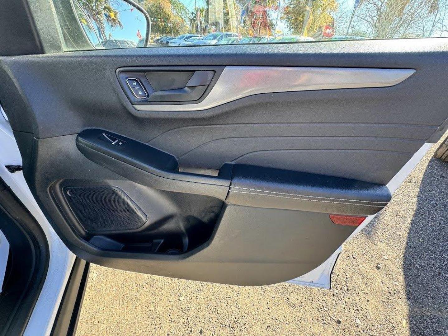 2023 White Ford Escape (1FMCU0GZ7PU) with an 2.5l I-4 Smpi Dohc Hybrd engine, located at 745 East Steele Rd., West Columbia, SC, 29170, (803) 755-9148, 33.927212, -81.148483 - Internet Special - 2023 Ford Escape Active Hybrid - Photo#5