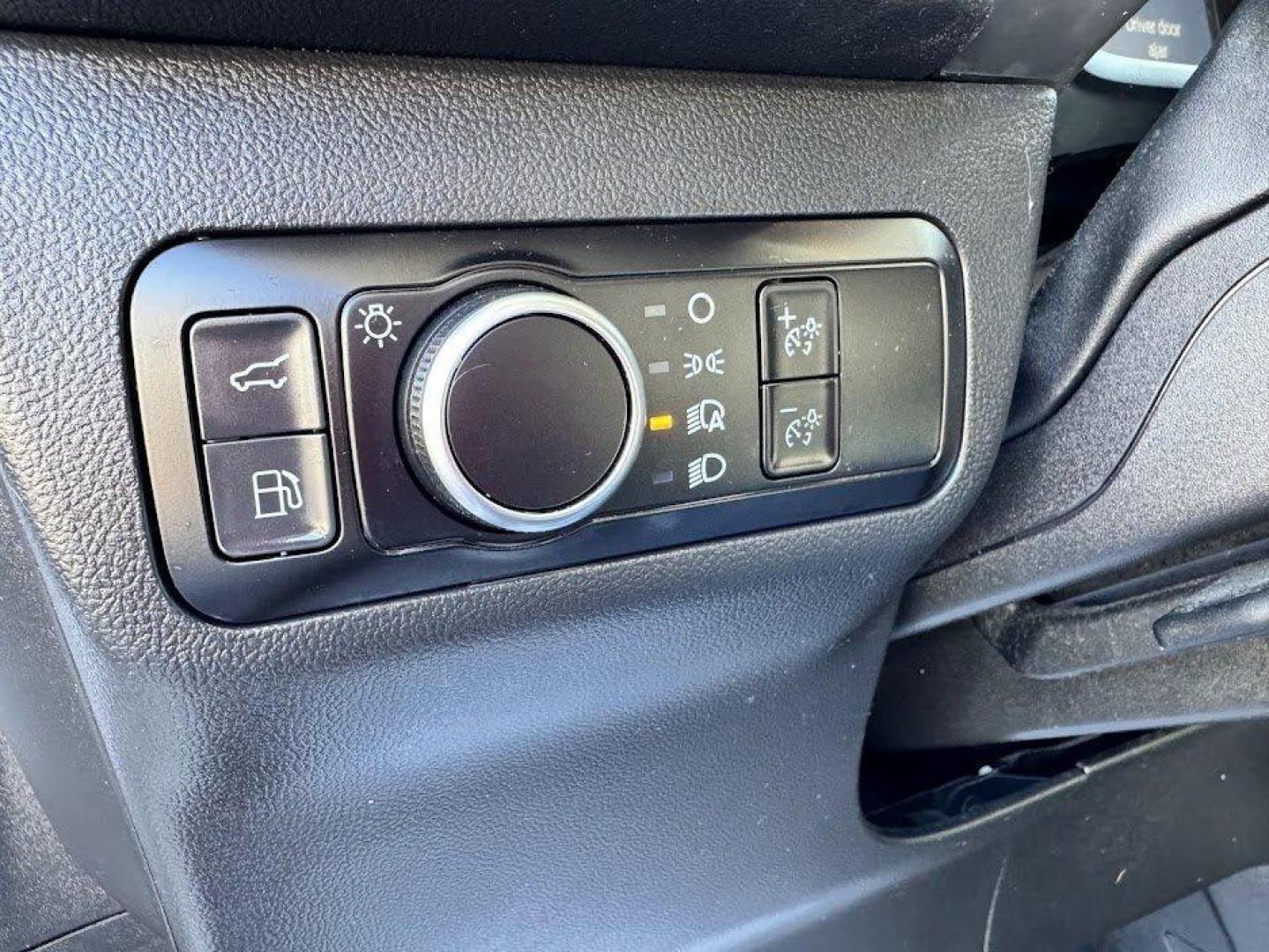 2023 White Ford Escape (1FMCU0GZ7PU) with an 2.5l I-4 Smpi Dohc Hybrd engine, located at 745 East Steele Rd., West Columbia, SC, 29170, (803) 755-9148, 33.927212, -81.148483 - Internet Special - 2023 Ford Escape Active Hybrid - Photo#12