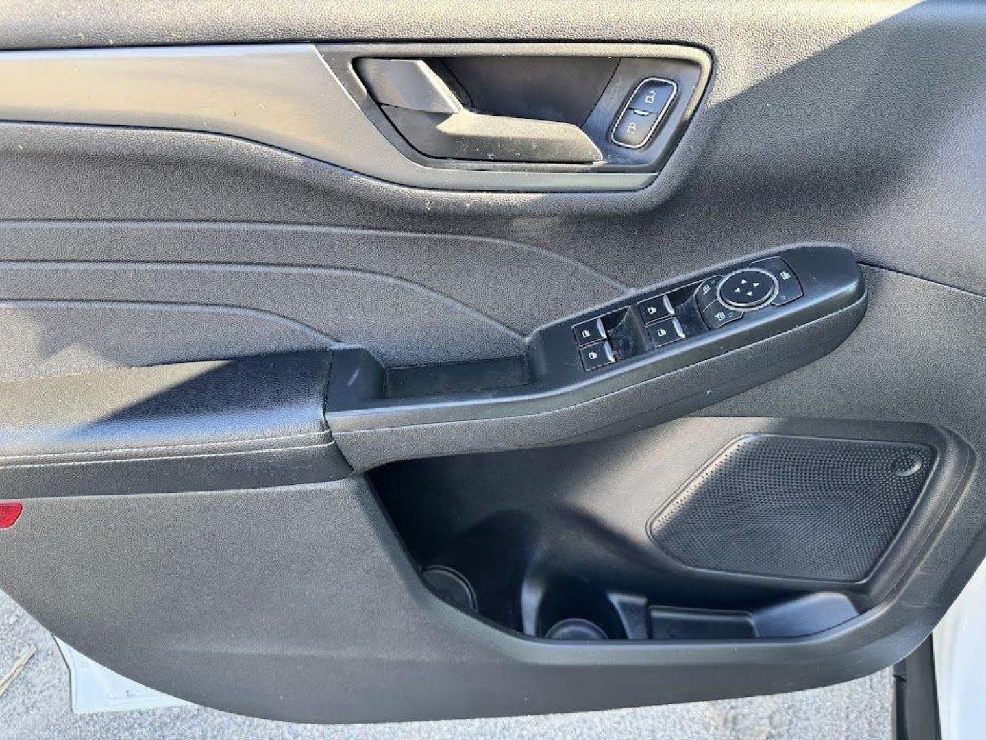 2023 White Ford Escape (1FMCU0GZ7PU) with an 2.5l I-4 Smpi Dohc Hybrd engine, located at 745 East Steele Rd., West Columbia, SC, 29170, (803) 755-9148, 33.927212, -81.148483 - Internet Special - 2023 Ford Escape Active Hybrid - Photo#13