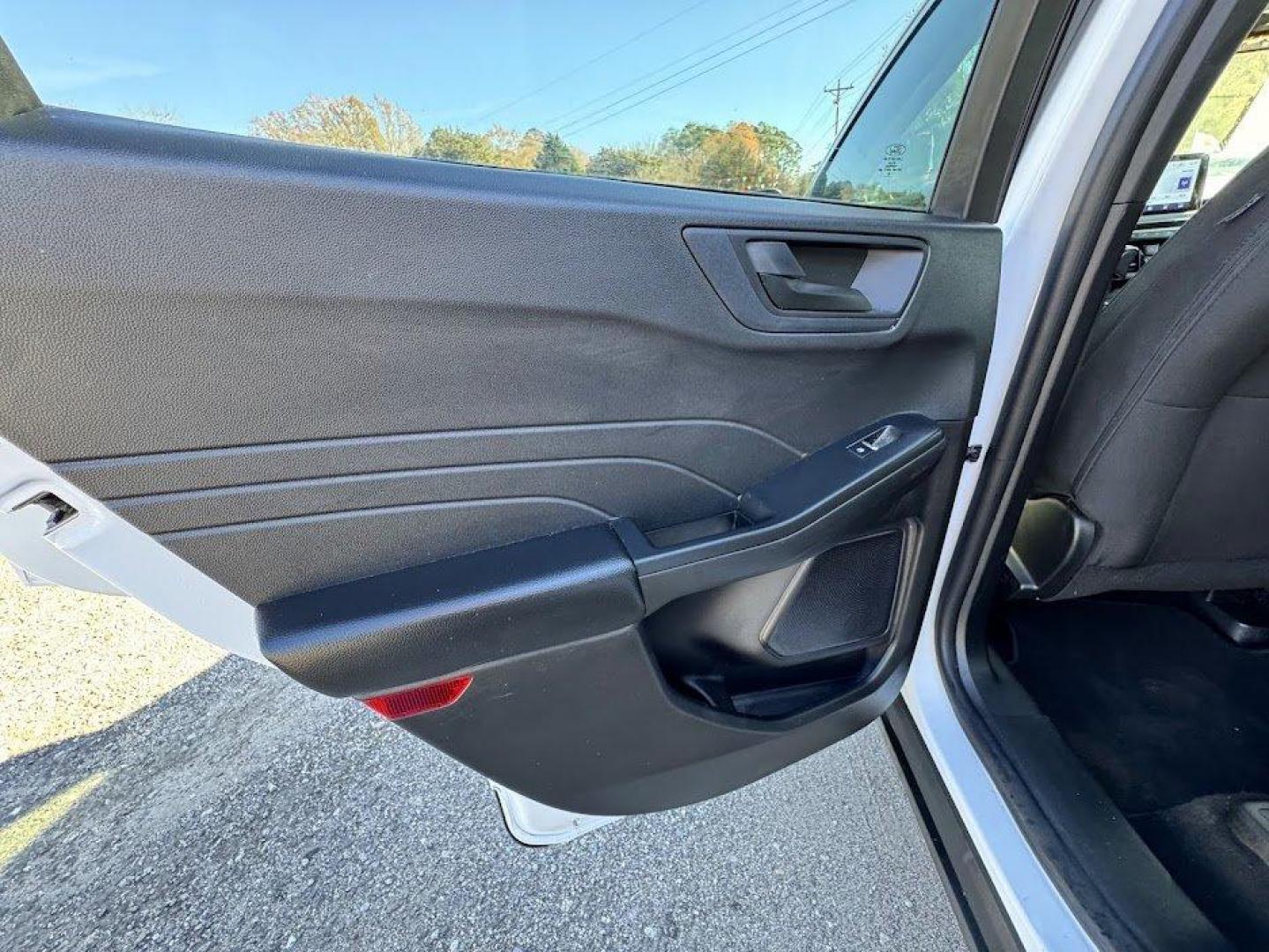 2023 White Ford Escape (1FMCU0GZ7PU) with an 2.5l I-4 Smpi Dohc Hybrd engine, located at 745 East Steele Rd., West Columbia, SC, 29170, (803) 755-9148, 33.927212, -81.148483 - Internet Special - 2023 Ford Escape Active Hybrid - Photo#15