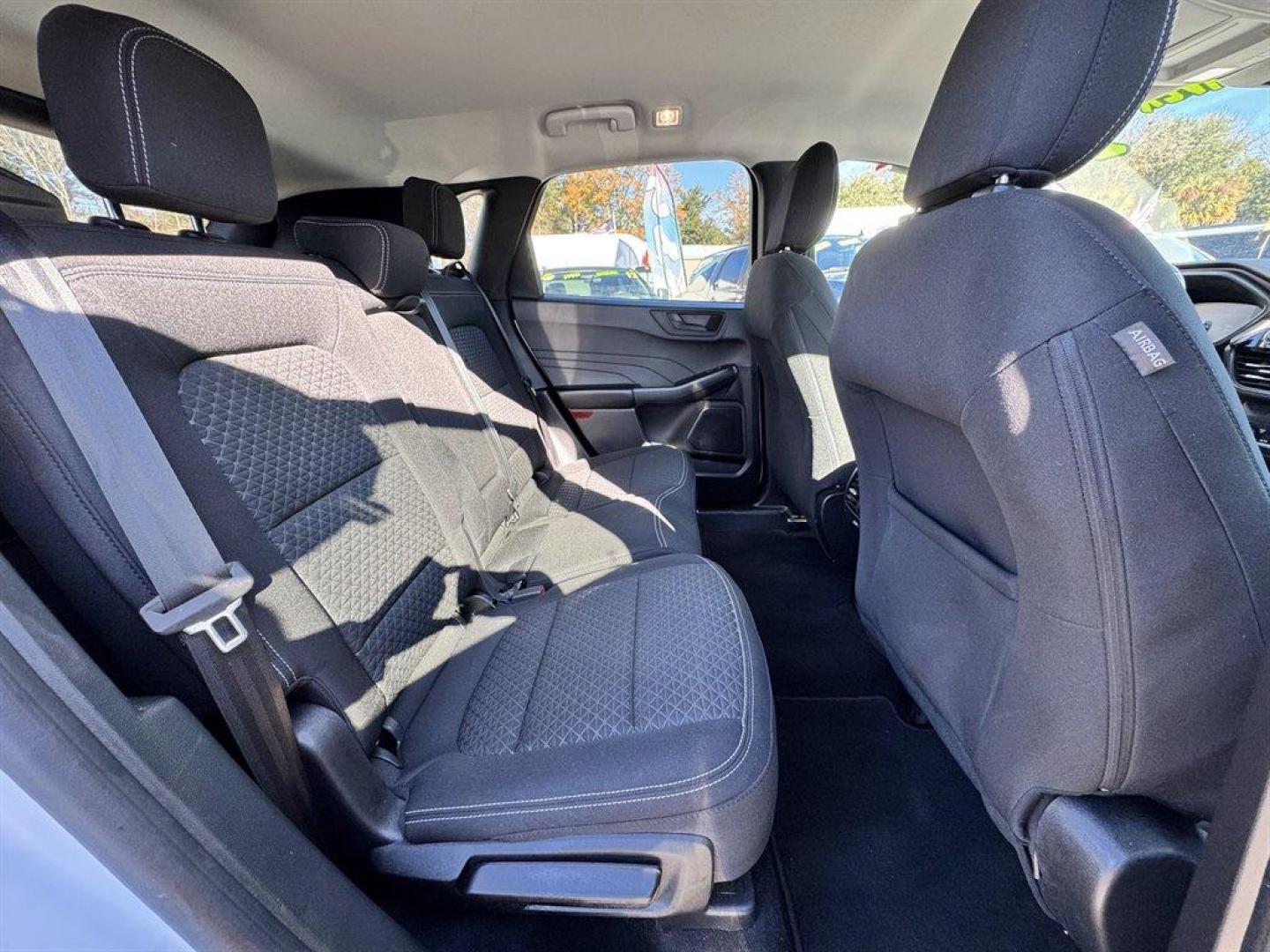 2023 White Ford Escape (1FMCU0GZ7PU) with an 2.5l I-4 Smpi Dohc Hybrd engine, located at 745 East Steele Rd., West Columbia, SC, 29170, (803) 755-9148, 33.927212, -81.148483 - Internet Special - 2023 Ford Escape Active Hybrid - Photo#17