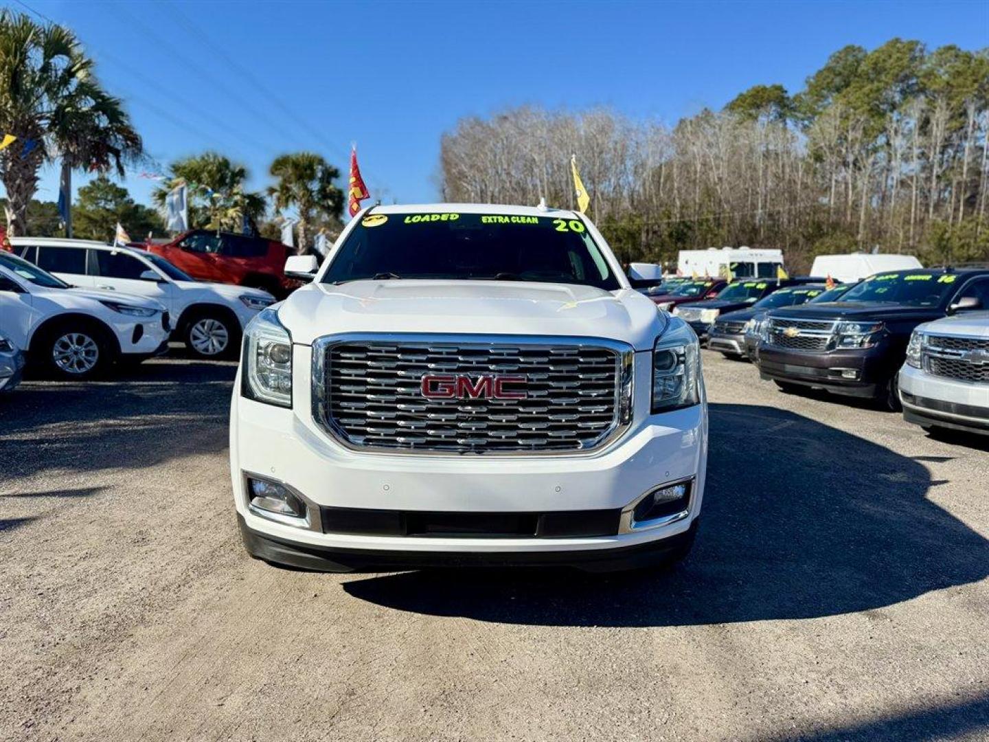 2020 White /Black GMC Yukon XL (1GKS1HKJ9LR) with an 6.2l V8 DI VVT Flex 6.2l engine, Automatic transmission, located at 745 East Steele Rd., West Columbia, SC, 29170, (803) 755-9148, 33.927212, -81.148483 - Photo#1