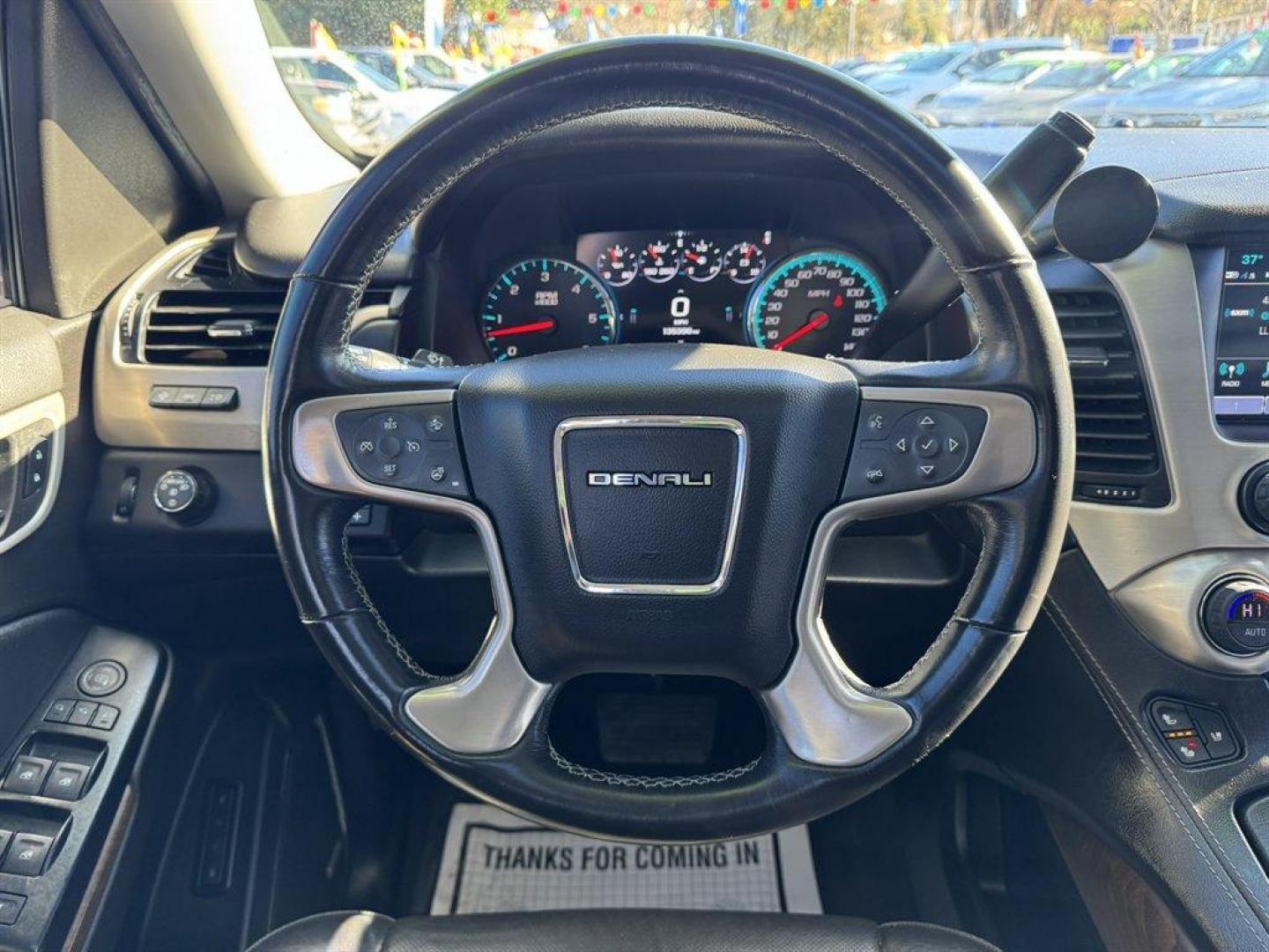 2020 White /Black GMC Yukon XL (1GKS1HKJ9LR) with an 6.2l V8 DI VVT Flex 6.2l engine, Automatic transmission, located at 745 East Steele Rd., West Columbia, SC, 29170, (803) 755-9148, 33.927212, -81.148483 - Photo#7