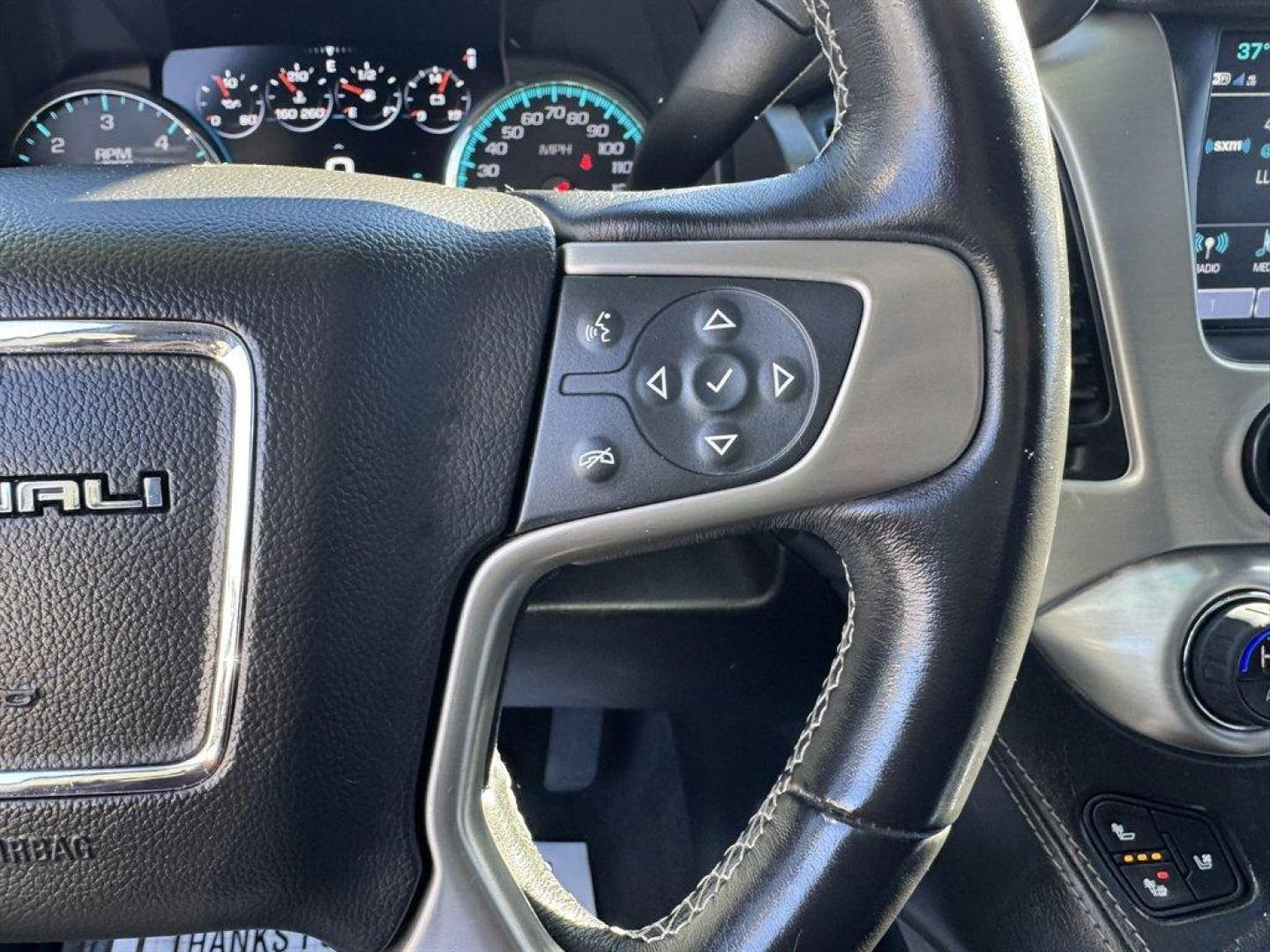 2020 White /Black GMC Yukon XL (1GKS1HKJ9LR) with an 6.2l V8 DI VVT Flex 6.2l engine, Automatic transmission, located at 745 East Steele Rd., West Columbia, SC, 29170, (803) 755-9148, 33.927212, -81.148483 - Photo#9