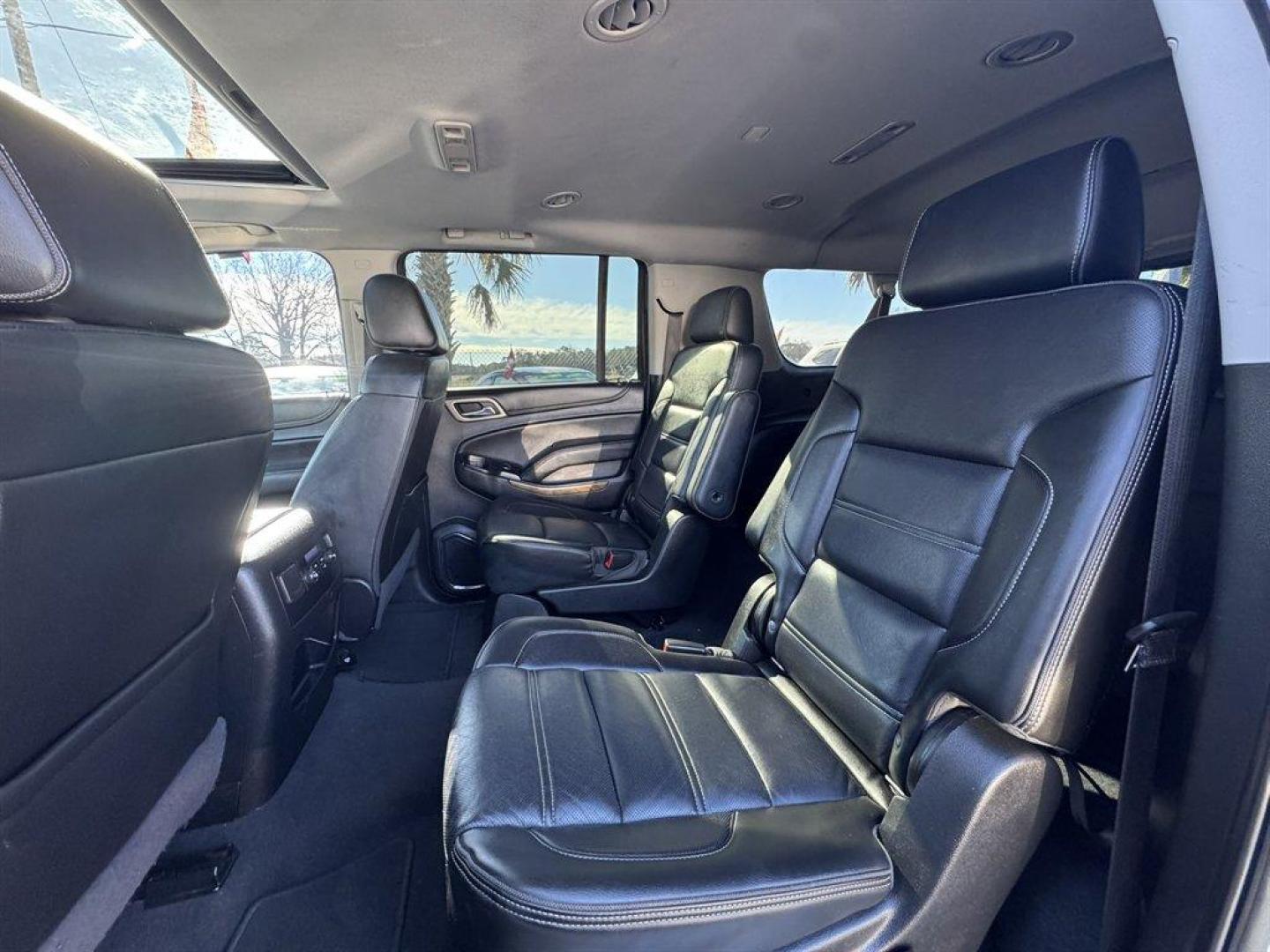 2020 White /Black GMC Yukon XL (1GKS1HKJ9LR) with an 6.2l V8 DI VVT Flex 6.2l engine, Automatic transmission, located at 745 East Steele Rd., West Columbia, SC, 29170, (803) 755-9148, 33.927212, -81.148483 - Photo#24