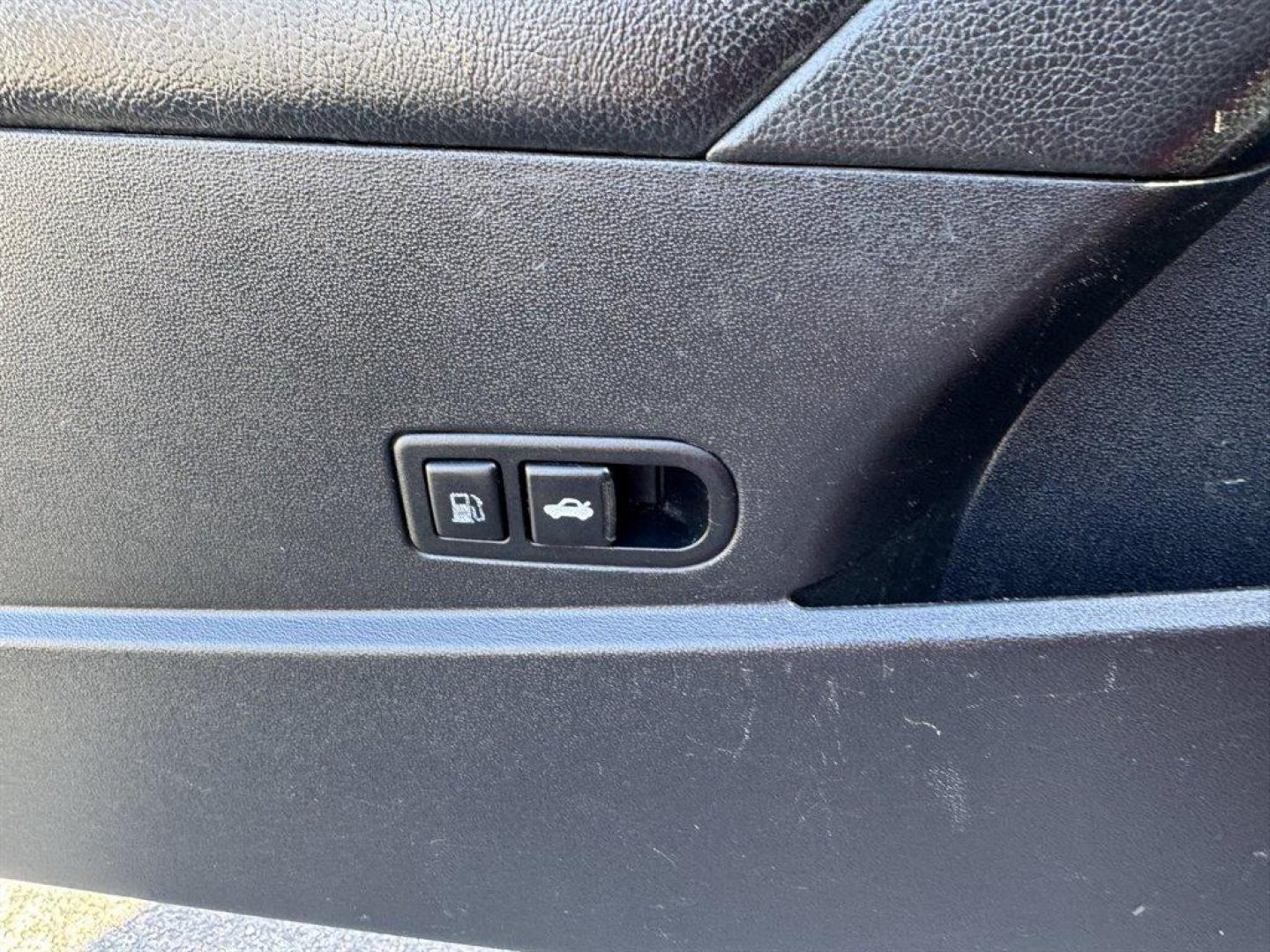 2012 Red /Black Hyundai Genesis Coupe (KMHHT6KD4CU) with an 2.0l I-4 MPI Dohc T/C 2.0 engine, Automatic transmission, located at 745 East Steele Rd., West Columbia, SC, 29170, (803) 755-9148, 33.927212, -81.148483 - Photo#17