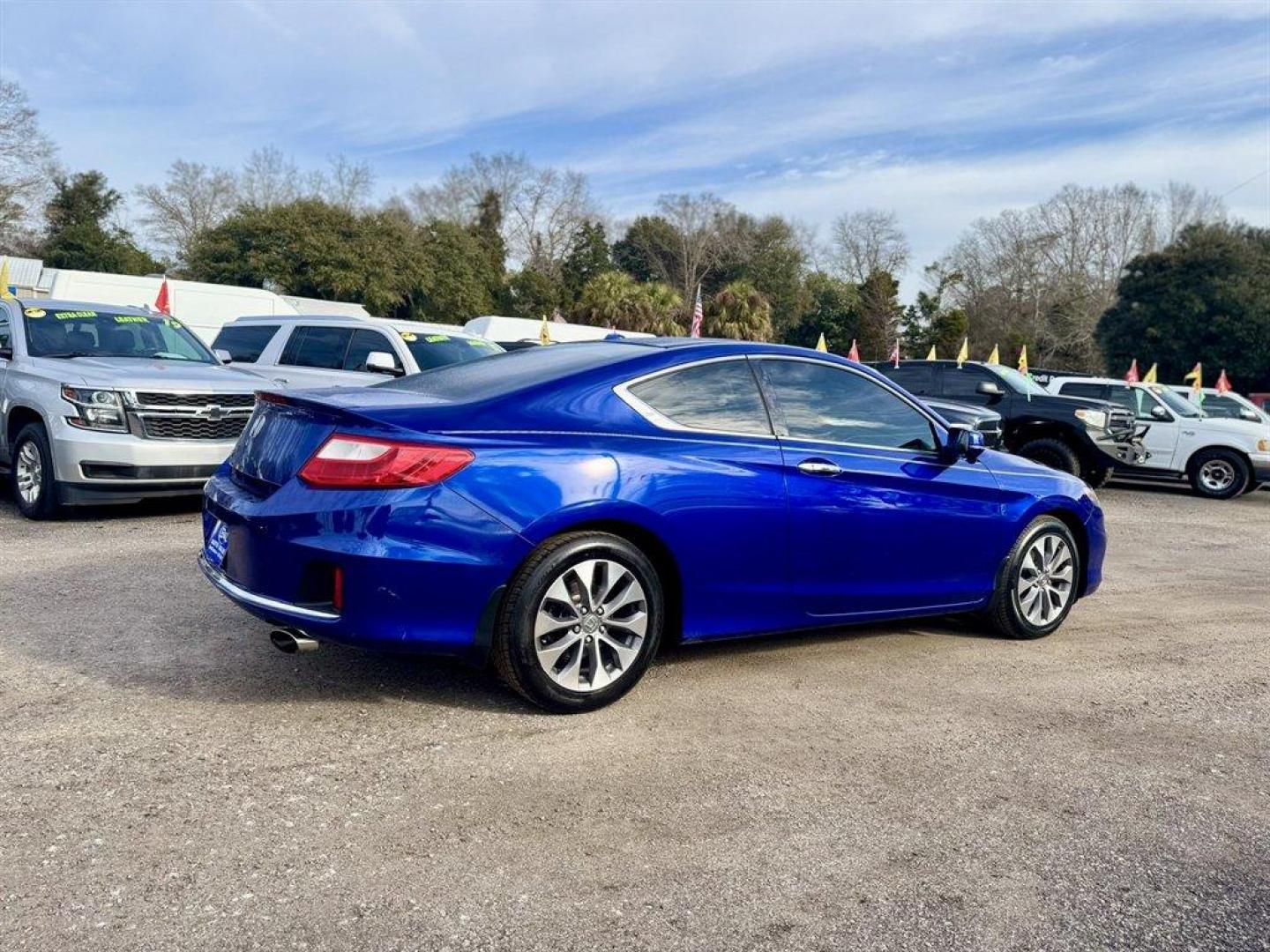 2015 Blue /Black Honda Accord (1HGCT1B81FA) with an 2.4l I-4 DI Dohc 2.4l engine, Automatic transmission, located at 745 East Steele Rd., West Columbia, SC, 29170, (803) 755-9148, 33.927212, -81.148483 - Photo#3