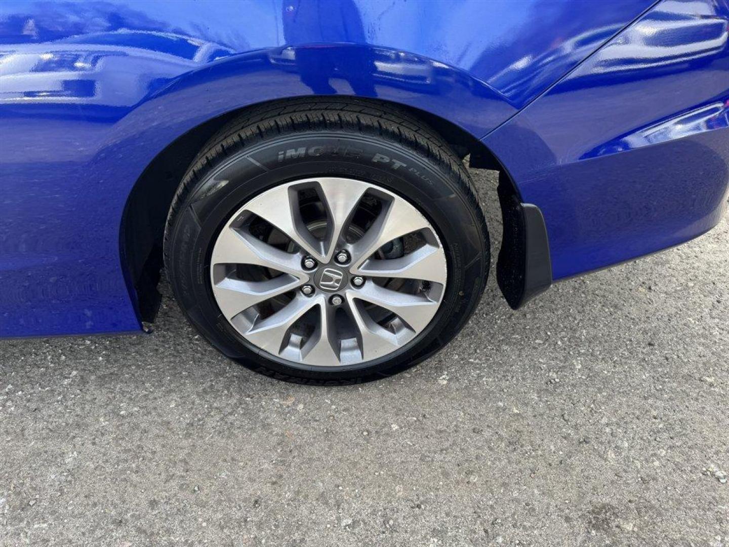 2015 Blue /Black Honda Accord (1HGCT1B81FA) with an 2.4l I-4 DI Dohc 2.4l engine, Automatic transmission, located at 745 East Steele Rd., West Columbia, SC, 29170, (803) 755-9148, 33.927212, -81.148483 - Photo#26