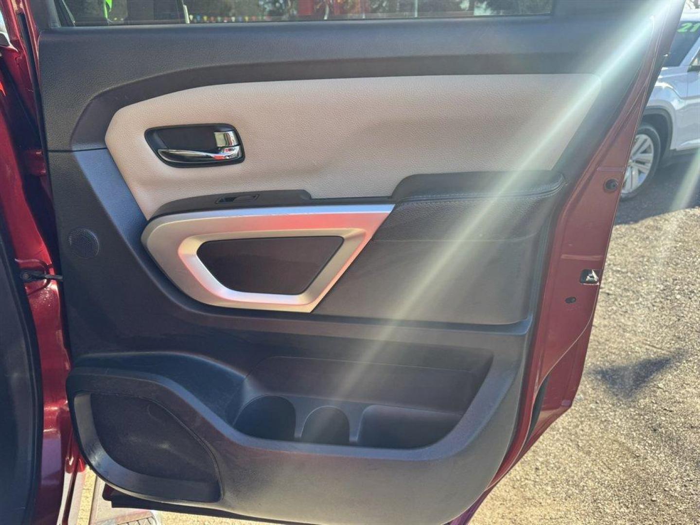 2017 Red /Beige Nissan Titan XD (1N6BA1F40HN) with an 5.0l V8 DI Dohc Tdsl 5.0l engine, Automatic transmission, located at 745 East Steele Rd., West Columbia, SC, 29170, (803) 755-9148, 33.927212, -81.148483 - Photo#25