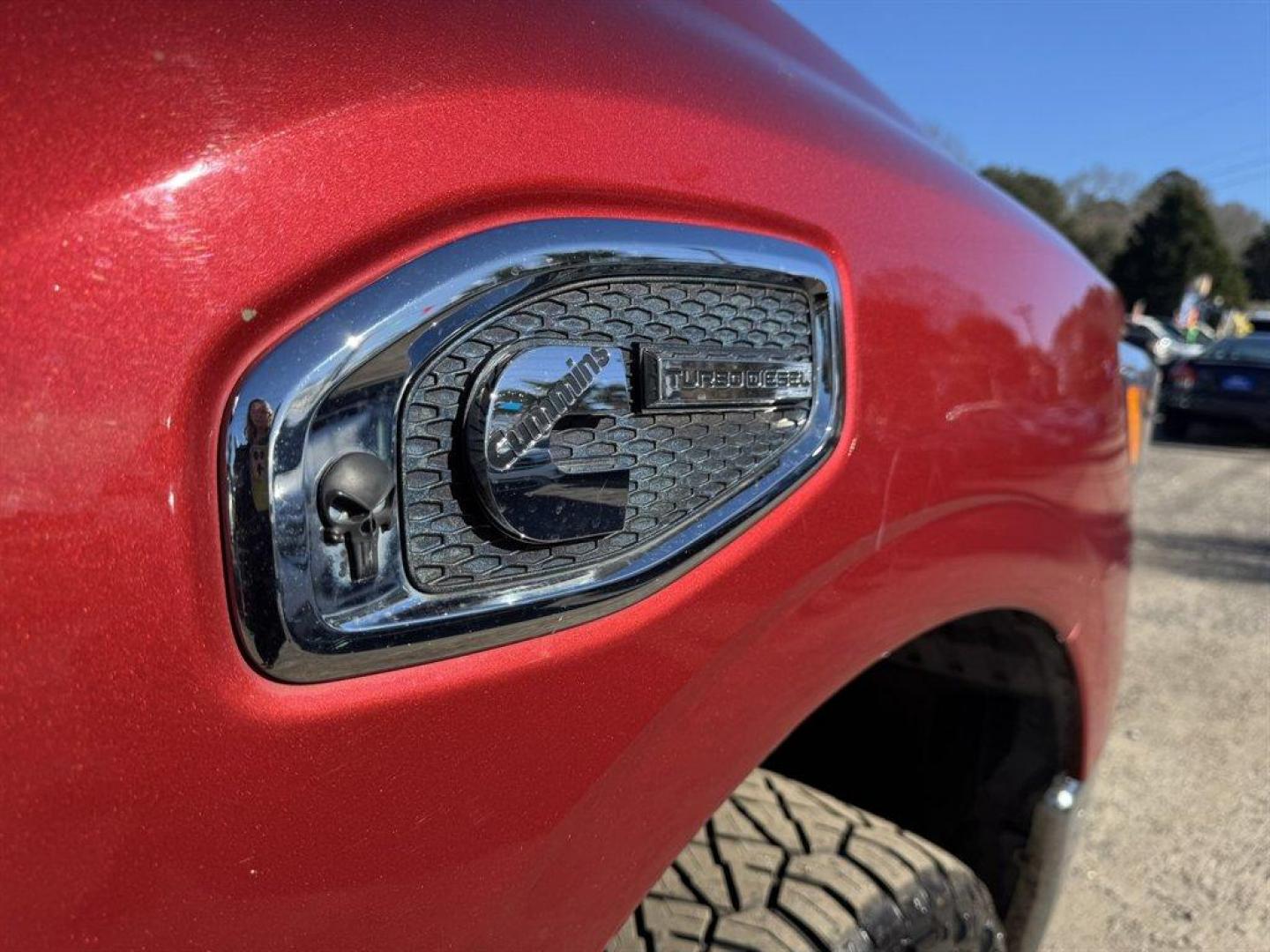 2017 Red /Beige Nissan Titan XD (1N6BA1F40HN) with an 5.0l V8 DI Dohc Tdsl 5.0l engine, Automatic transmission, located at 745 East Steele Rd., West Columbia, SC, 29170, (803) 755-9148, 33.927212, -81.148483 - Photo#32