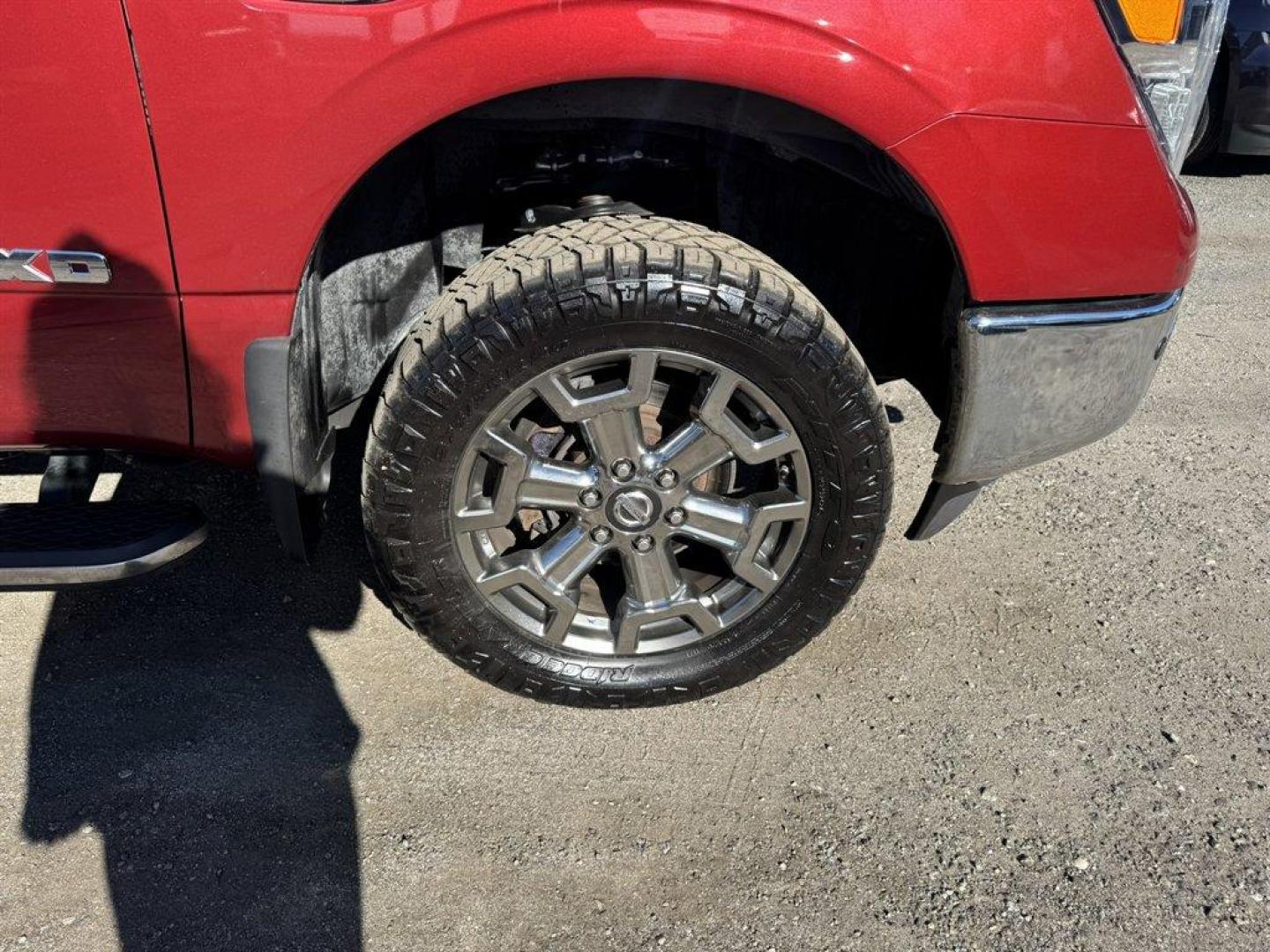 2017 Red /Beige Nissan Titan XD (1N6BA1F40HN) with an 5.0l V8 DI Dohc Tdsl 5.0l engine, Automatic transmission, located at 745 East Steele Rd., West Columbia, SC, 29170, (803) 755-9148, 33.927212, -81.148483 - Photo#34