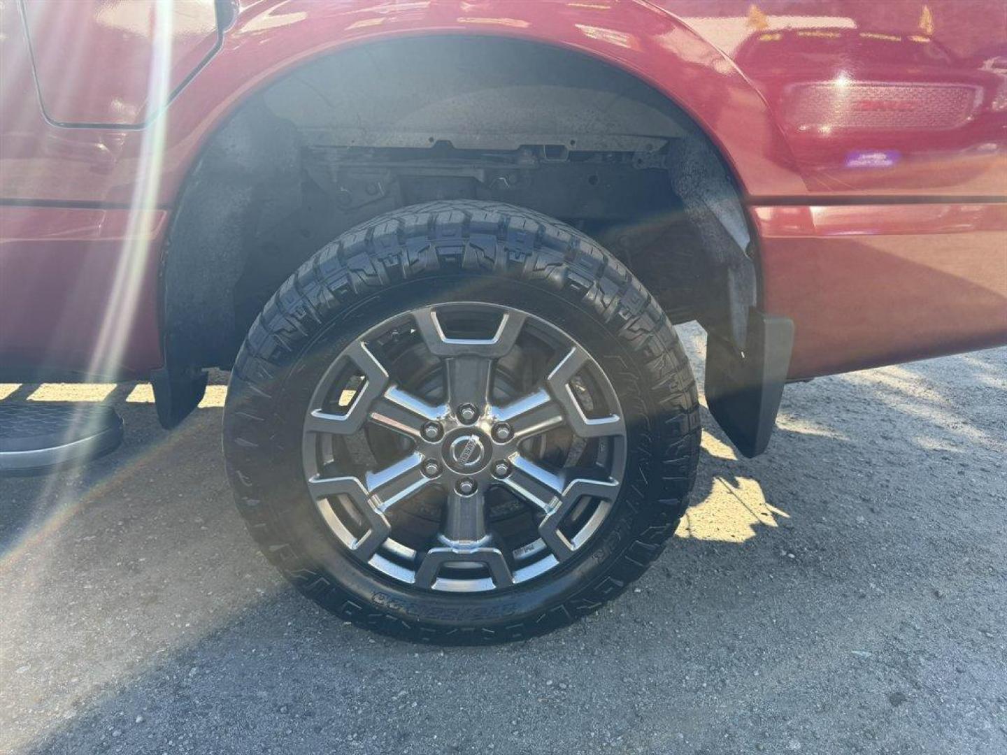2017 Red /Beige Nissan Titan XD (1N6BA1F40HN) with an 5.0l V8 DI Dohc Tdsl 5.0l engine, Automatic transmission, located at 745 East Steele Rd., West Columbia, SC, 29170, (803) 755-9148, 33.927212, -81.148483 - Photo#36