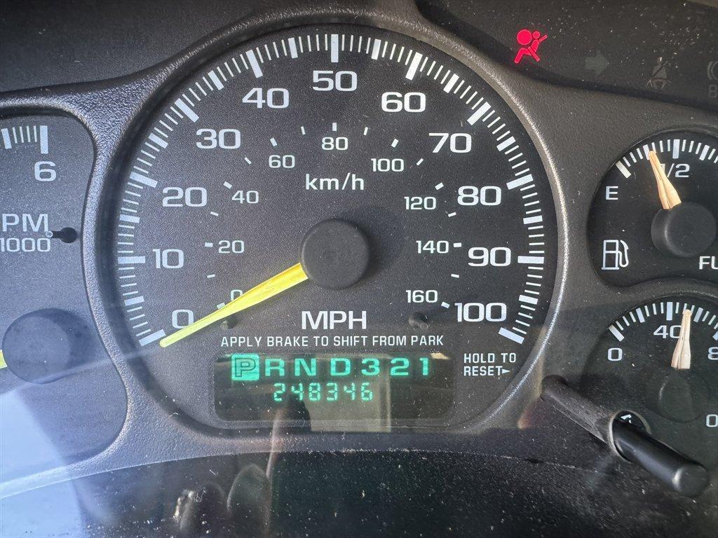 2001 Black /Grey Chevrolet Silverado 1500 (1GCEK19T21E) with an 5.3l V8 SFI 5.3l engine, Automatic transmission, located at 745 East Steele Rd., West Columbia, SC, 29170, (803) 755-9148, 33.927212, -81.148483 - Photo#7