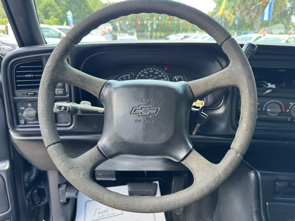 2001 Black /Grey Chevrolet Silverado 1500 (1GCEK19T21E) with an 5.3l V8 SFI 5.3l engine, Automatic transmission, located at 745 East Steele Rd., West Columbia, SC, 29170, (803) 755-9148, 33.927212, -81.148483- Photo#7