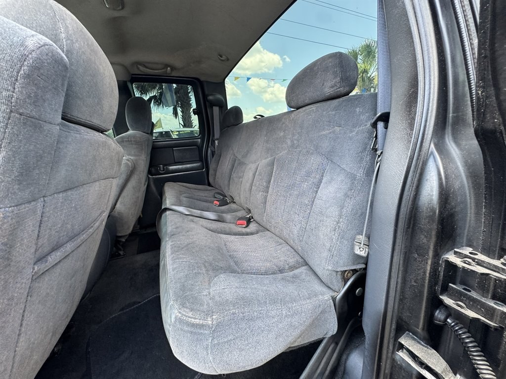 2001 Black /Grey Chevrolet Silverado 1500 (1GCEK19T21E) with an 5.3l V8 SFI 5.3l engine, Automatic transmission, located at 745 East Steele Rd., West Columbia, SC, 29170, (803) 755-9148, 33.927212, -81.148483- Photo#15
