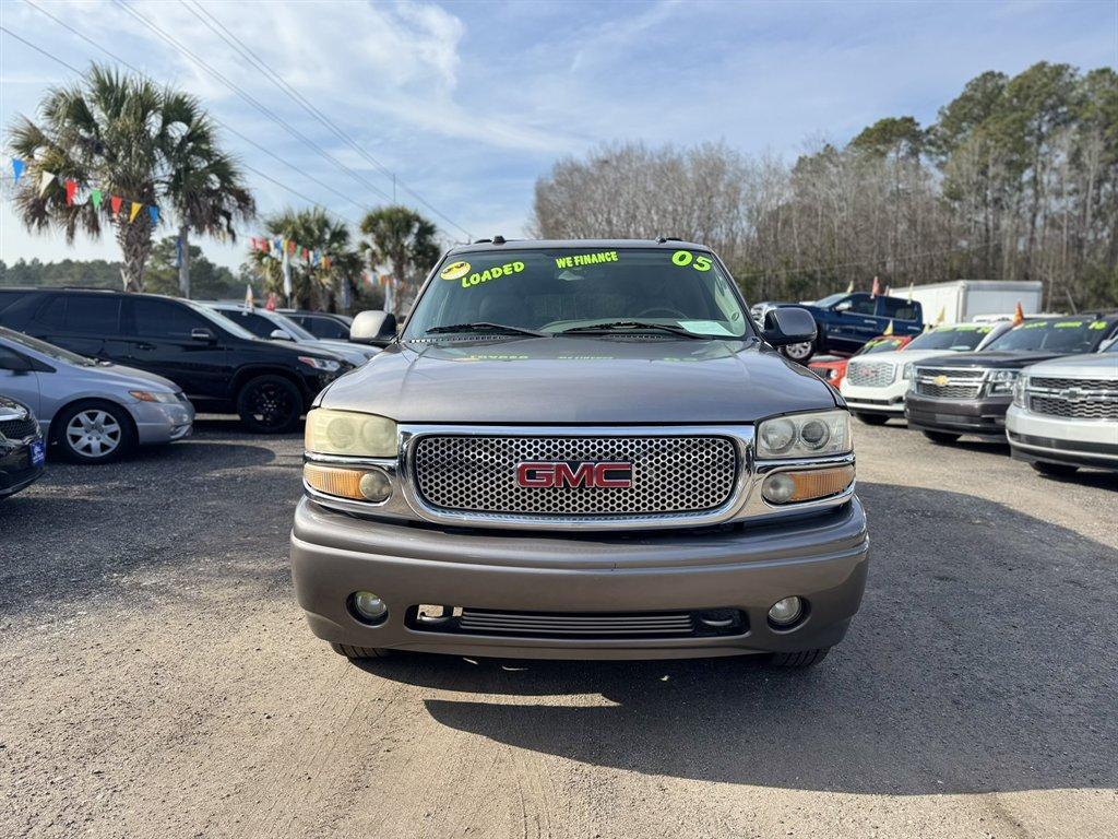 2005 Gold /Grey GMC Yukon XL (1GKFK66U05J) with an 6.0l V8 SFI OHV 6.0l engine, Automatic transmission, located at 745 East Steele Rd., West Columbia, SC, 29170, (803) 755-9148, 33.927212, -81.148483 - Photo#1