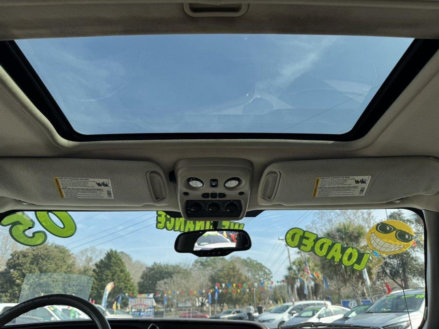 2005 Gold /Grey GMC Yukon XL (1GKFK66U05J) with an 6.0l V8 SFI OHV 6.0l engine, Automatic transmission, located at 745 East Steele Rd., West Columbia, SC, 29170, (803) 755-9148, 33.927212, -81.148483 - Photo#14