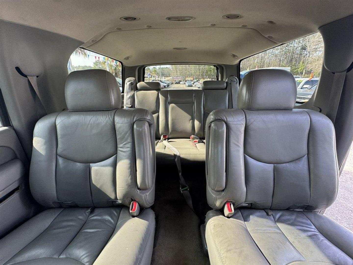 2005 Gold /Grey GMC Yukon XL (1GKFK66U05J) with an 6.0l V8 SFI OHV 6.0l engine, Automatic transmission, located at 745 East Steele Rd., West Columbia, SC, 29170, (803) 755-9148, 33.927212, -81.148483 - Photo#23