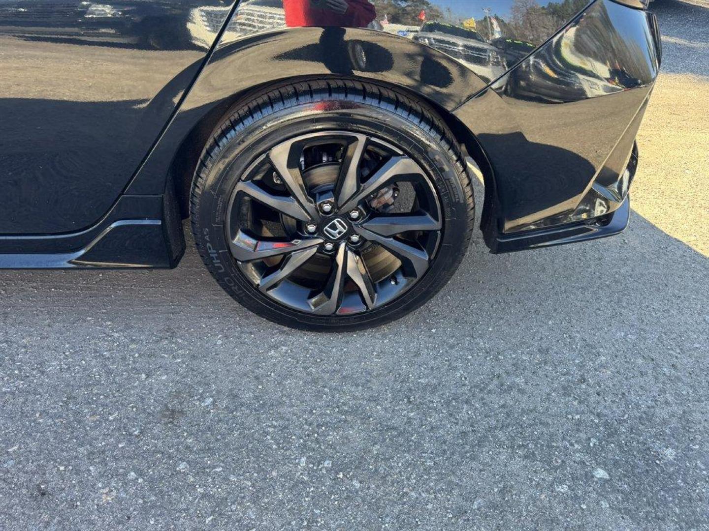 2018 Black /Black Honda Civic (SHHFK7G44JU) with an 1.5l I-4 DI Dohc T/C 1.5l engine, Manual transmission, located at 745 East Steele Rd., West Columbia, SC, 29170, (803) 755-9148, 33.927212, -81.148483 - Photo#28