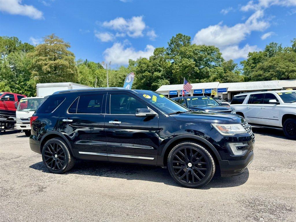 2017 Black /Black Ford Explorer (1FM5K7F8XHG) with an 3.5l V6 Smpi TI-VCT 3.5l engine, Automatic transmission, located at 745 East Steele Rd., West Columbia, SC, 29170, (803) 755-9148, 33.927212, -81.148483 - Photo#2