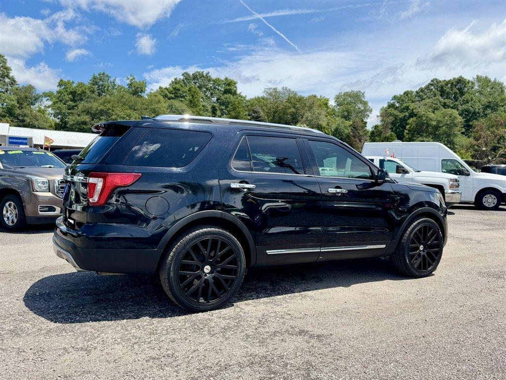 2017 Black /Black Ford Explorer (1FM5K7F8XHG) with an 3.5l V6 Smpi TI-VCT 3.5l engine, Automatic transmission, located at 745 East Steele Rd., West Columbia, SC, 29170, (803) 755-9148, 33.927212, -81.148483 - Photo#3